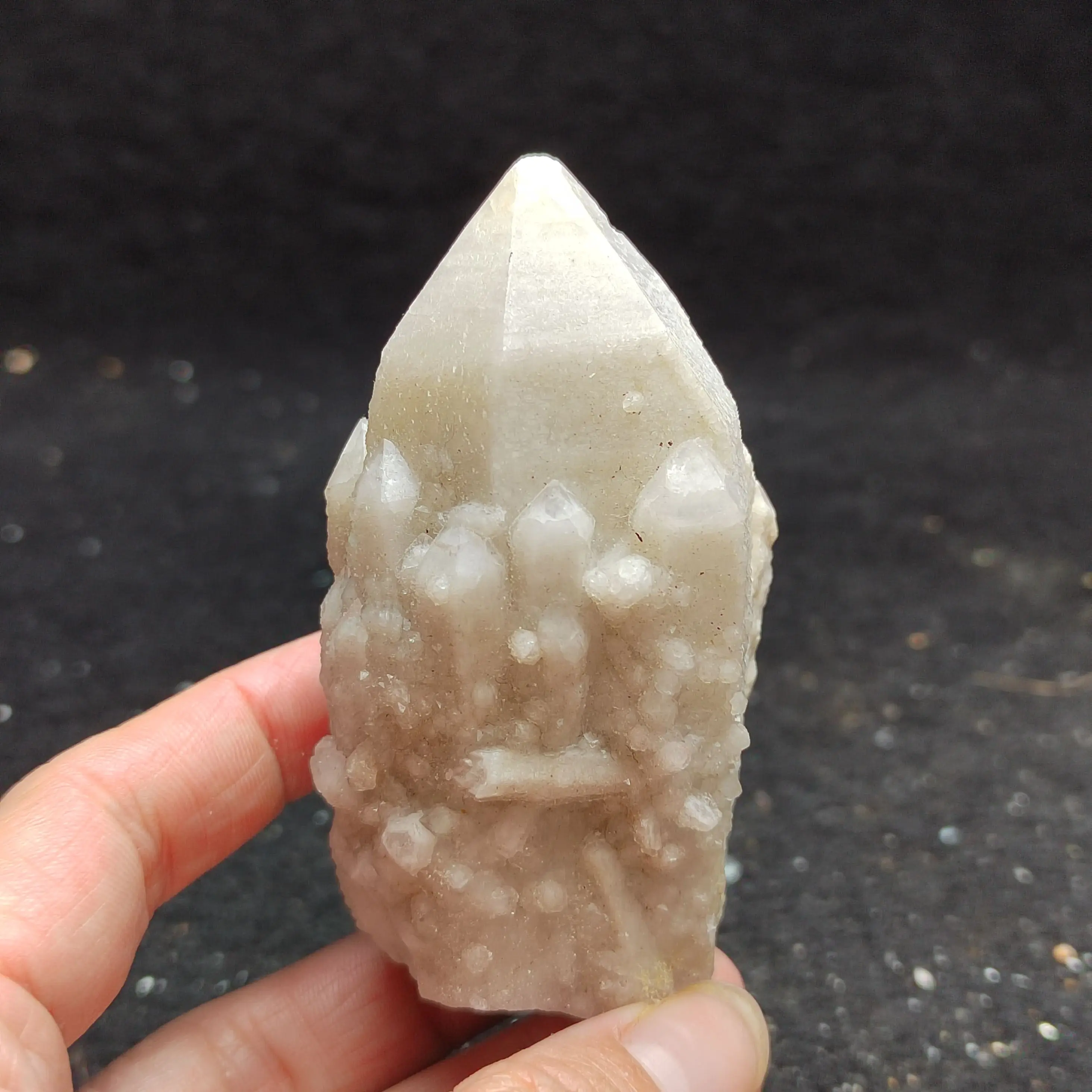 

164.9gNatural raw material quartz white transparent crystal cluster healing crystal home decoration collection crystal mineral