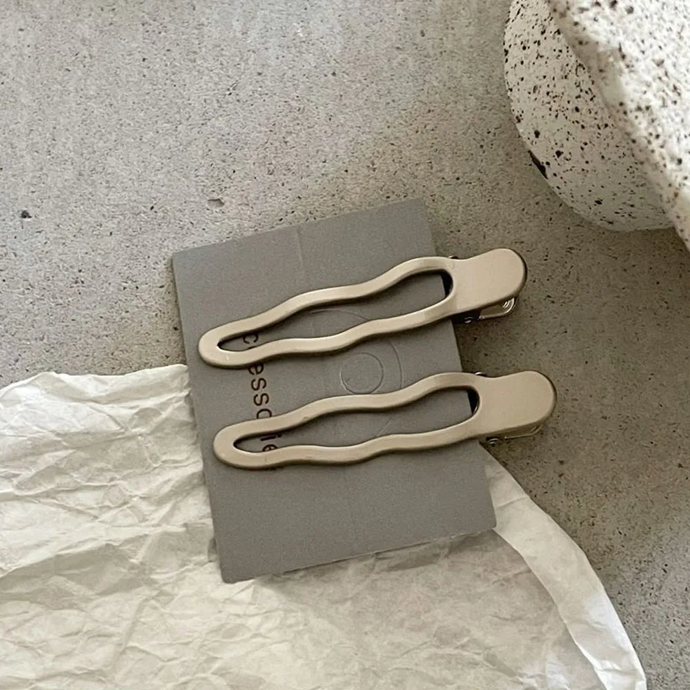 2pcs Silver Color Metal Silver Wave Line Hairclip With Geometric Hollow Alloy Duckbill Clips Side Bangs Female Ladies Hairpins image 5
