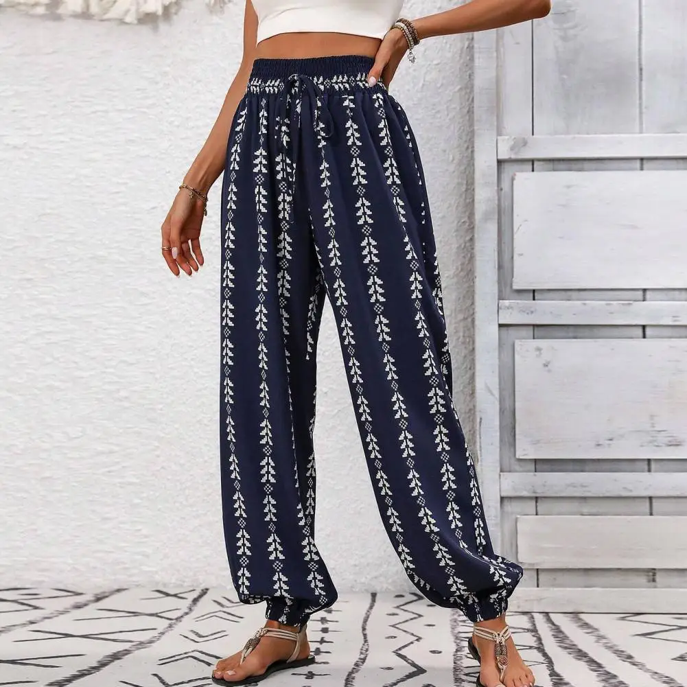 Рисунок 2 - Брюки с боковыми карманами Модные