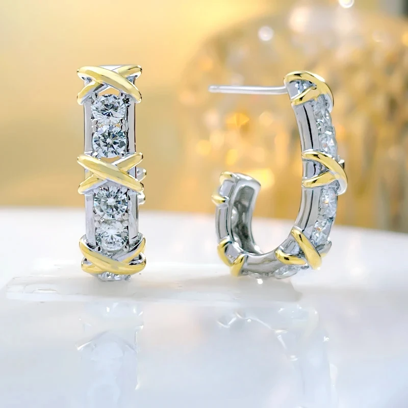 

Light luxury, versatile, niche fashion trend, sterling silver earrings set with high carbon diamond wedding jewelry wholesale