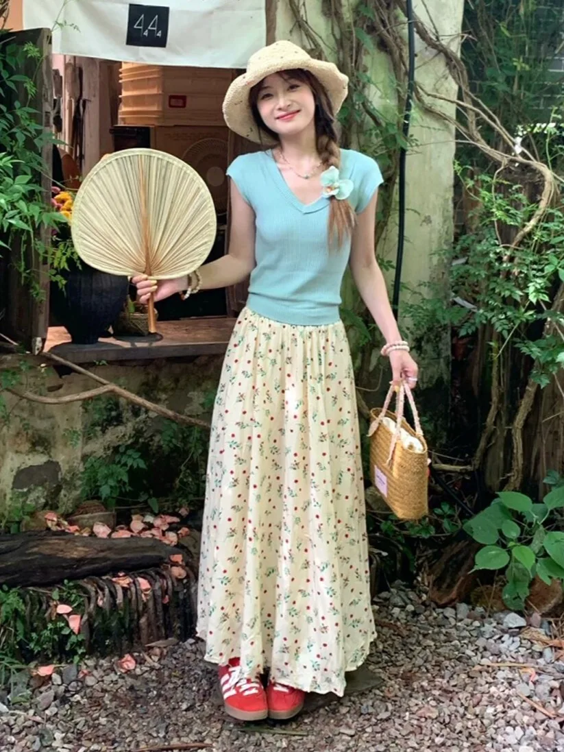 

Summer Outfit Large Size Knitted Top Floral f Skirt Sweet Gentle Dr Set Women's ort Sve V-ne Polyester Blend
