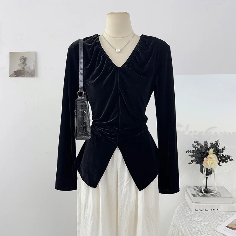 

Бархатная футболка во французском стиле с v-образным вырезом, женские осенние темпераментные плиссированные топы с длинными рукавами и завязкой на талии, женские модные футболки с разрезом