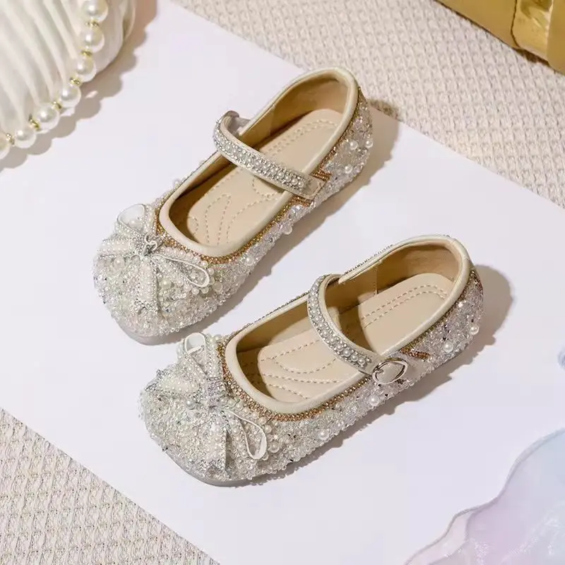 

Туфли принцессы с кристаллами на мягкой подошве для девочек, весна-осень 2026, детская модная кожаная обувь с нескользящим дизайном