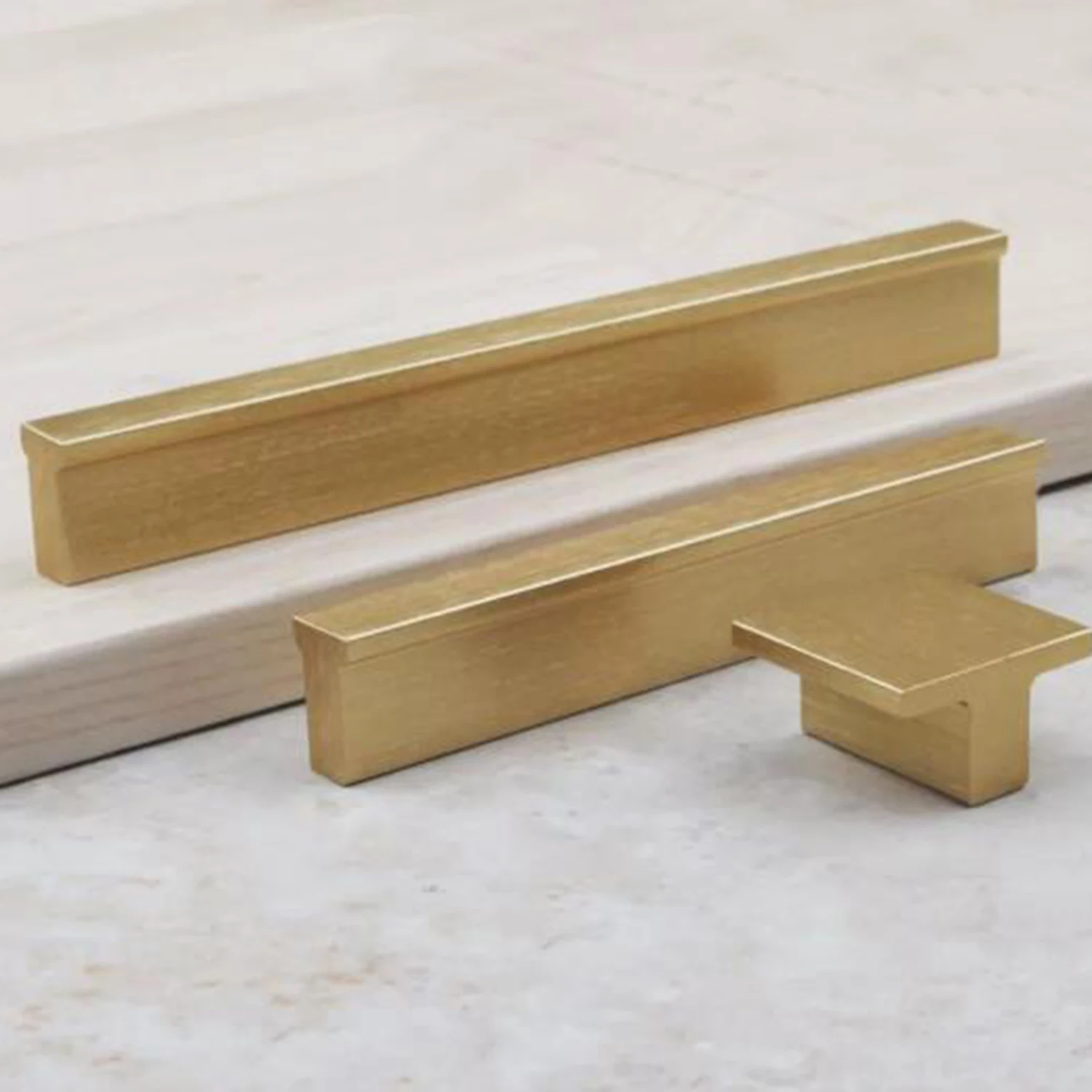 Goldene Schrankgriffe aus gebürstetem Messing, Küchenbeschläge, moderne, einfache Schublade, Möbel, Türknöpfe, Schrank, Kleiderschrank, Schubladengriff