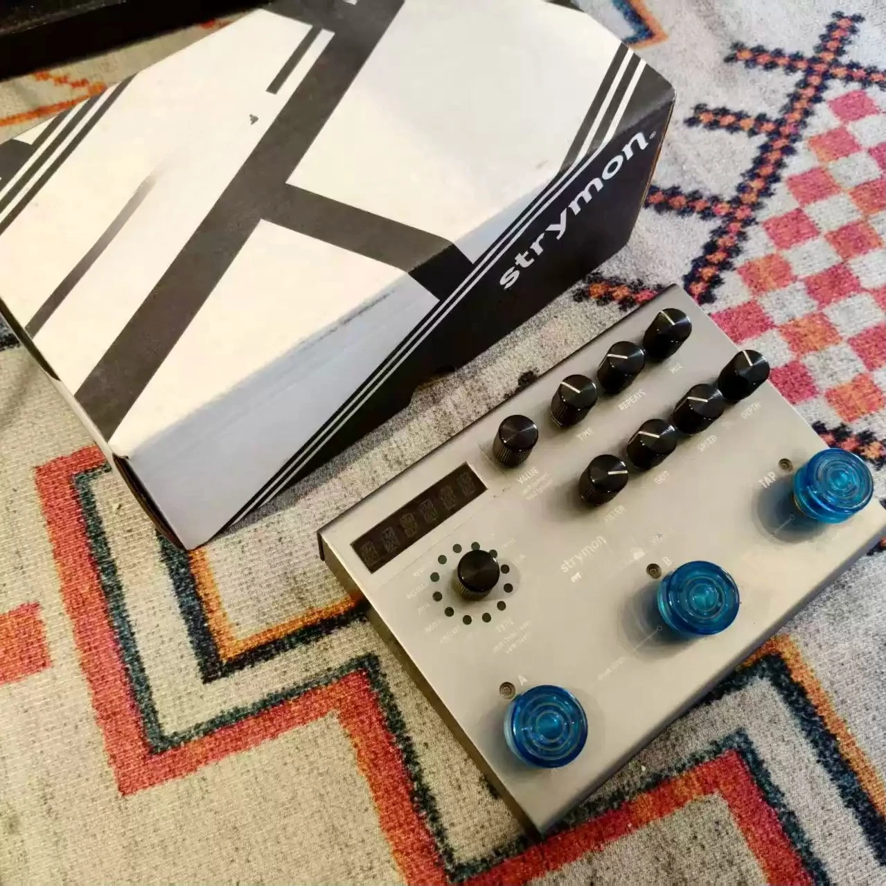 Ultra Stereo Delay Single Block Effect Device
