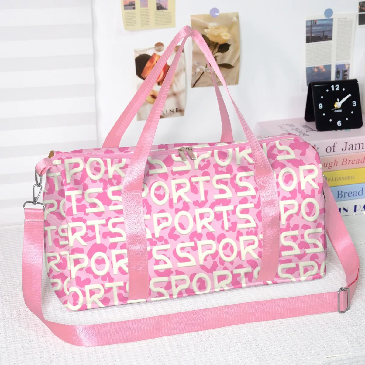 

Классические, популярные, забавные, оригинальные дорожные сумки с полосками и 3D-принтом, сумки-бочонки, сумки через плечо, спортивные сумки для активного отдыха, сумки для спортзала и йоги