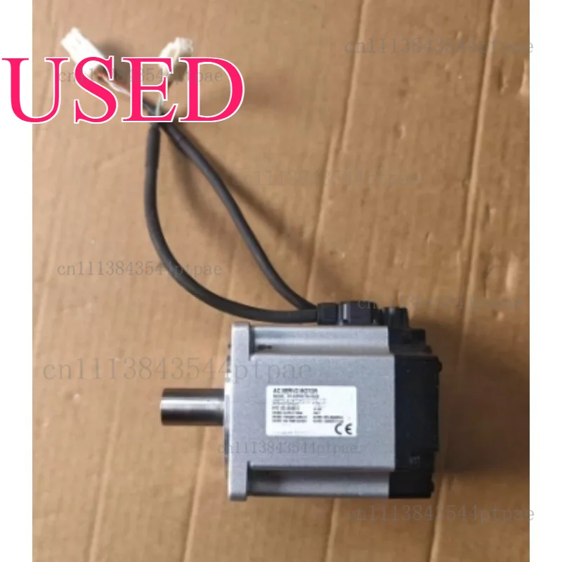 un-servomoteur-sv-x2mh075a-n2ln-750w-avec-rainure-de-clavette-a-l'extremite-de-l'arbre-type-a-aimant-permanent-protection-ip65