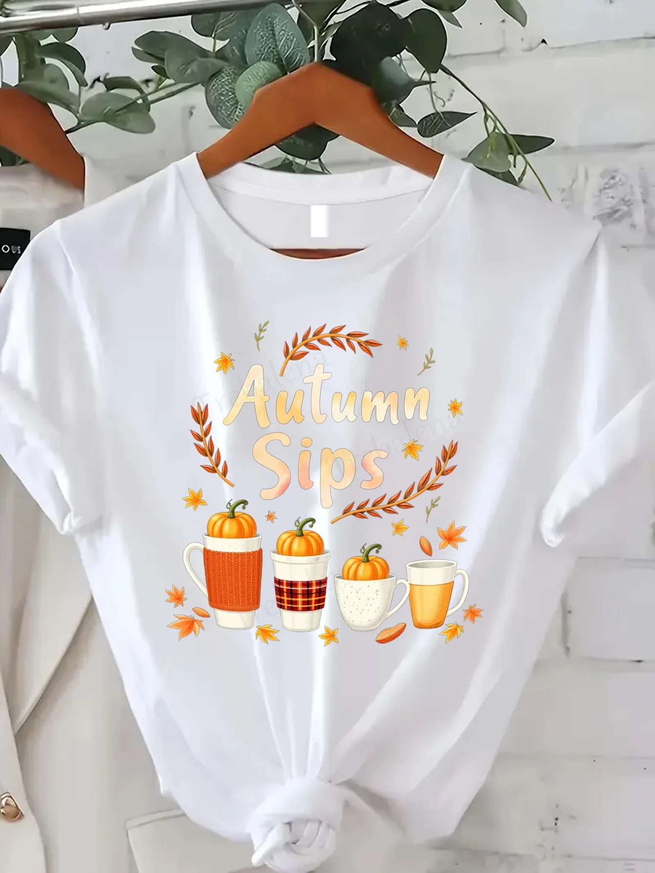 Camiseta cómoda con estampado para mujer, camiseta de otoño Sips, acogedora diseño de calabaza y café para la temporada de otoño