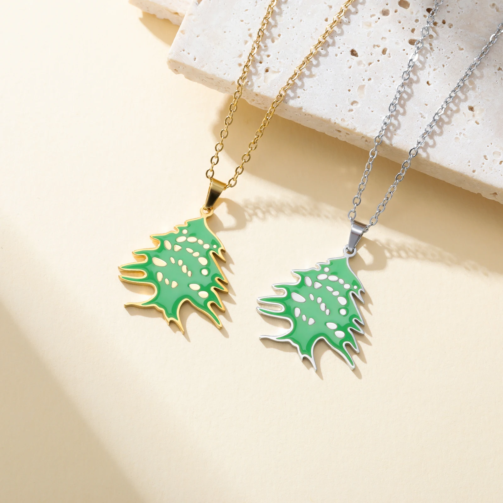 Unift Lebanon Cedar Pendant Necklace Drip Oil Lebanese Cedar Neck Chain Stainless Steel Clavicle Chain for Women and Men