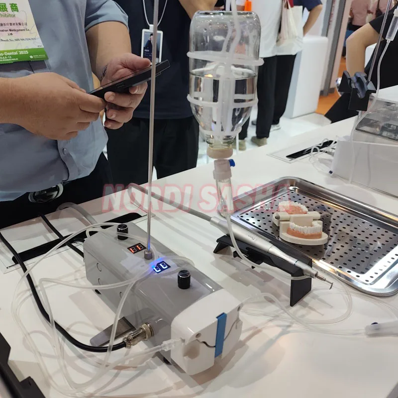 1Set Dental Surgery Motor D1L-21C Dental Implant Brushless Motor Micromotor With Self Water Pumping Irrigation System 110v/220V