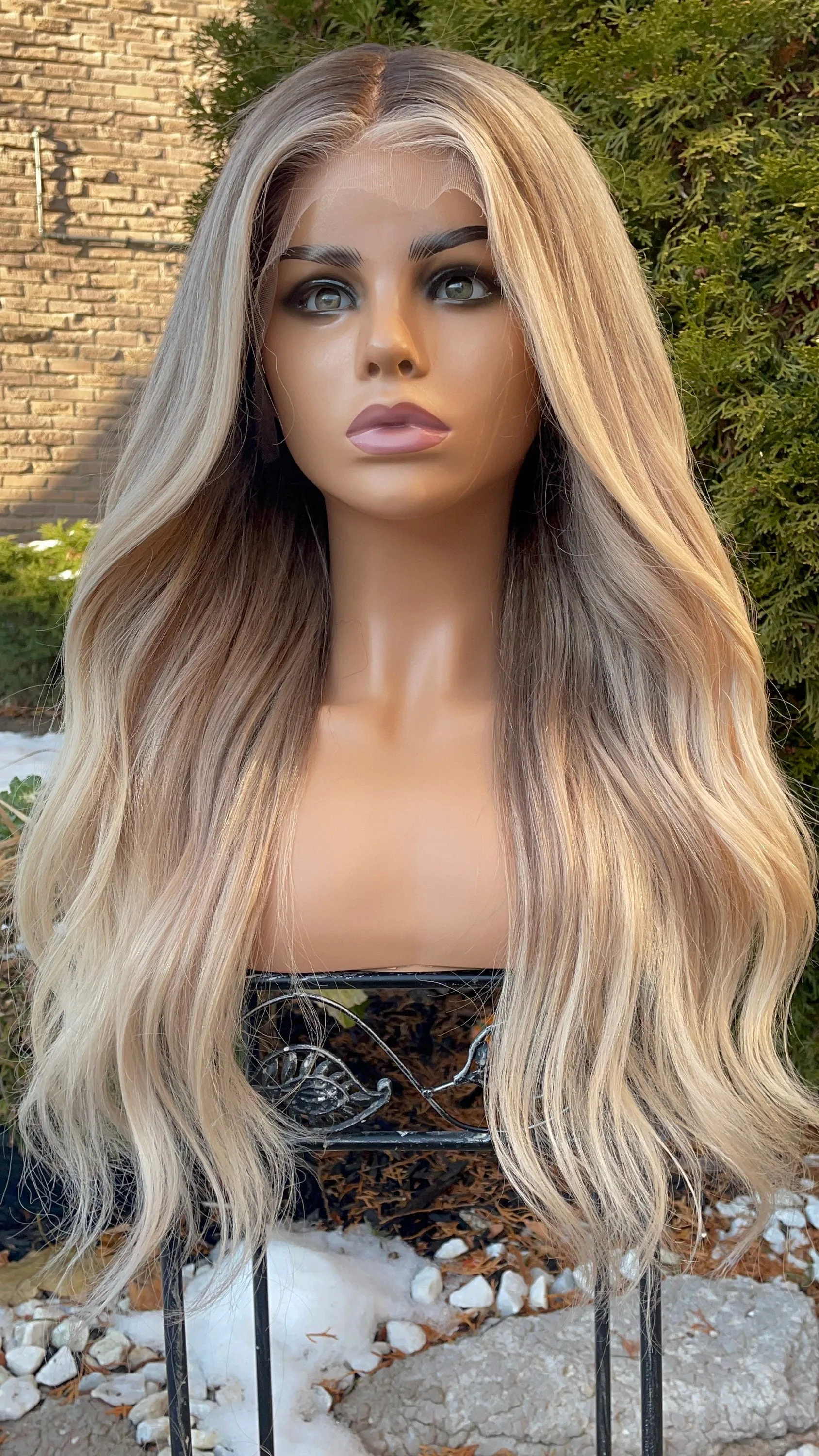 

Ombre Ash Blonde Colored Loose Body Wave Wigs Brazilian Virgin Human Hair Wig Preplucked 13x4 13x6 Lace Front For Women