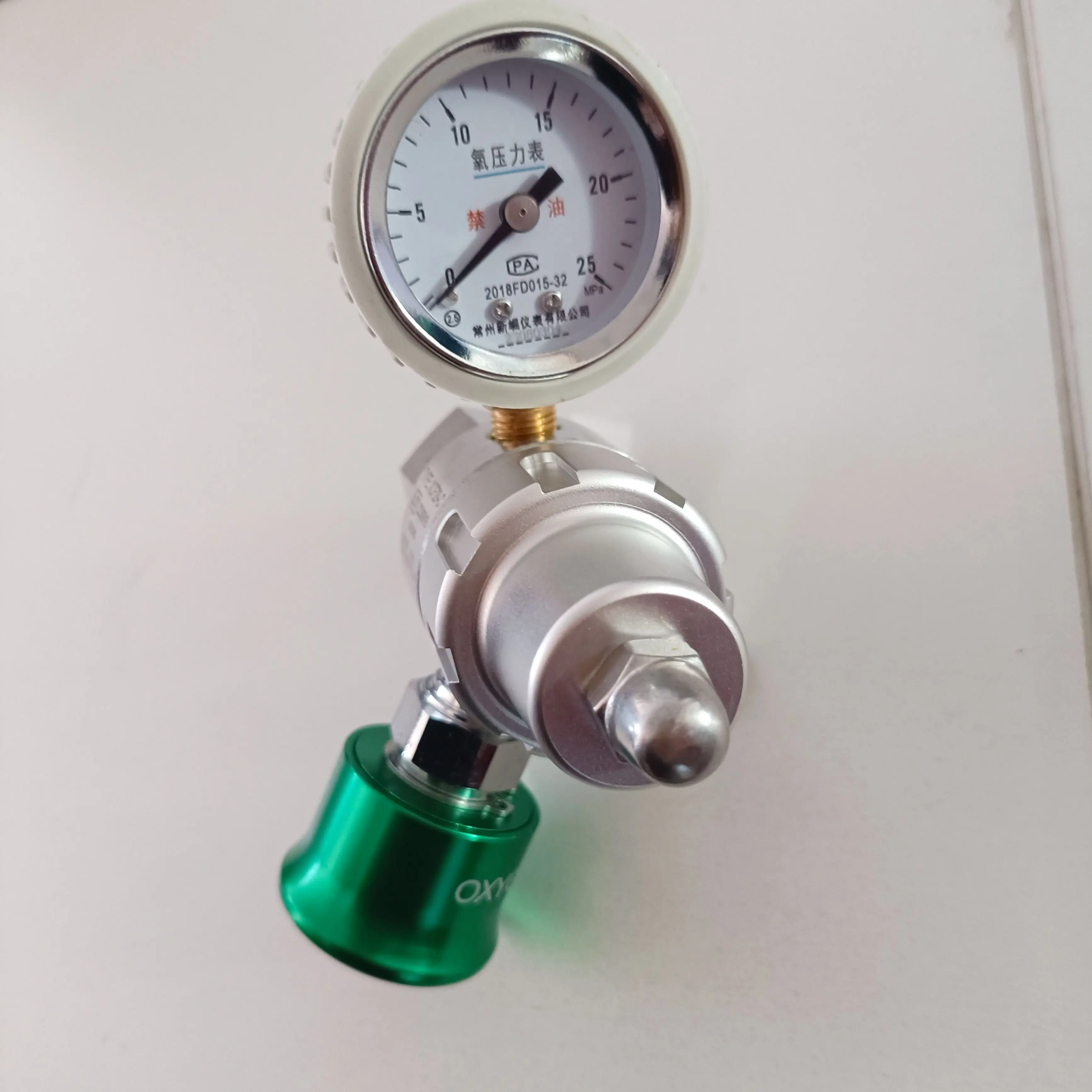 

Oxygen flow meter XCF29-C, pressure reducing valve for pressure reducer respirator