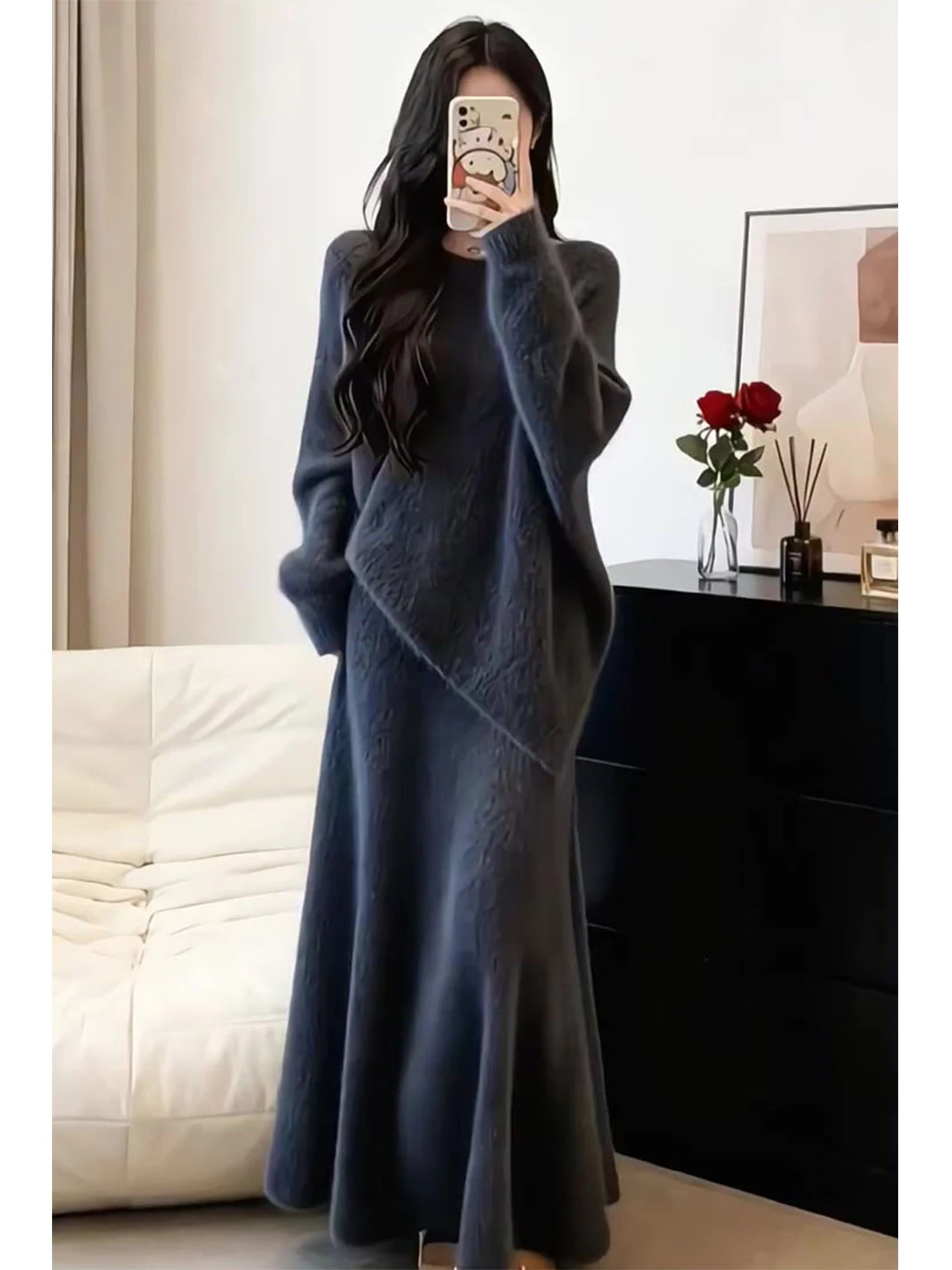 

Стильный комплект в корейском стиле: серый вязаный топ с рукавами-крылышками и юбка, женский повседневный наряд с высокой талией, круглым вырезом и длинными рукавами.