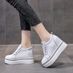 Donna autunno confortevole traspirante donna scarpe bianche 8CM tacchi a zeppa altezza crescente piattaforma Sneaker Casual scarpe vulcanizzate