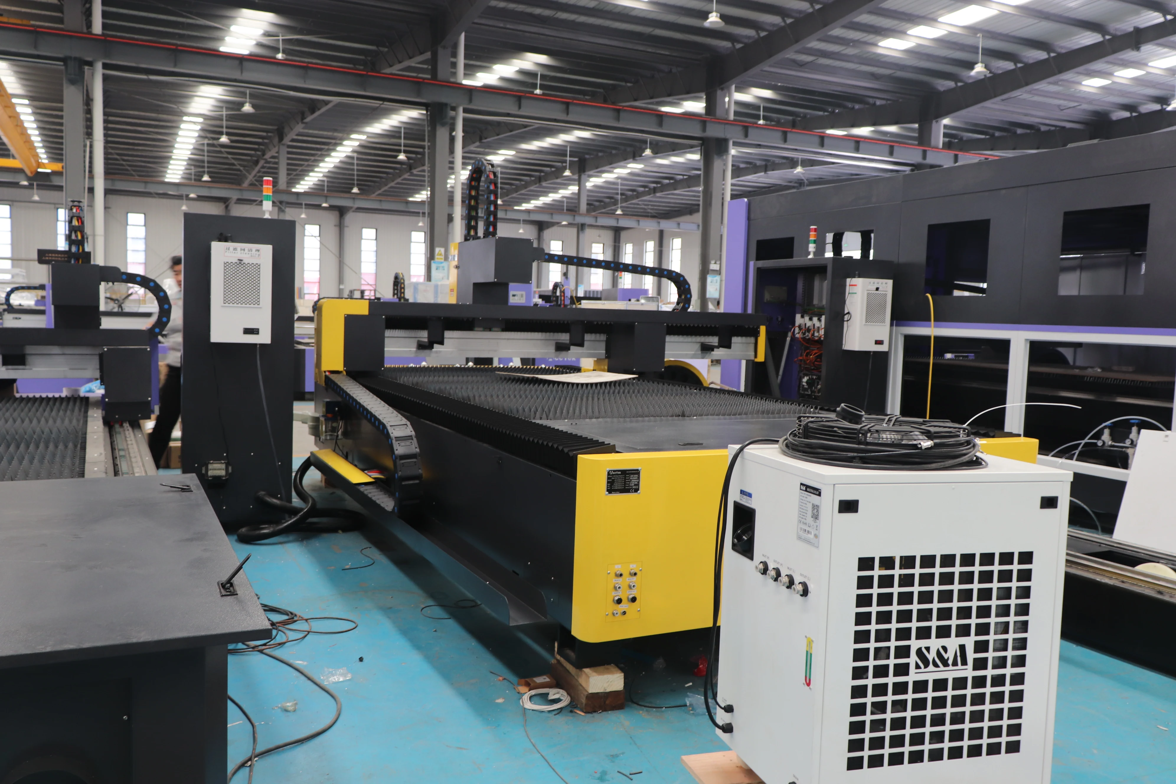 Precise Laser cutting machines 2025 new design cnc Tube cutter Automatic Multi-functional laser tools for cut metal