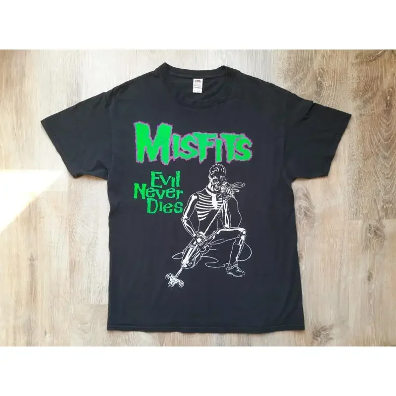 Vintage 2000s Misfits Evil Never Dies TShirt Legacy Of Brutality Danzig Large