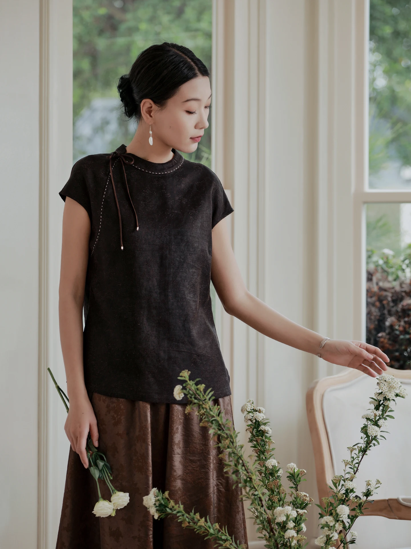 

New Chinese Style Women's Short Sleeve Shirt Xiangyun Silk Embroidery Design Breathable Comfortable Fit Summer Fashion Top