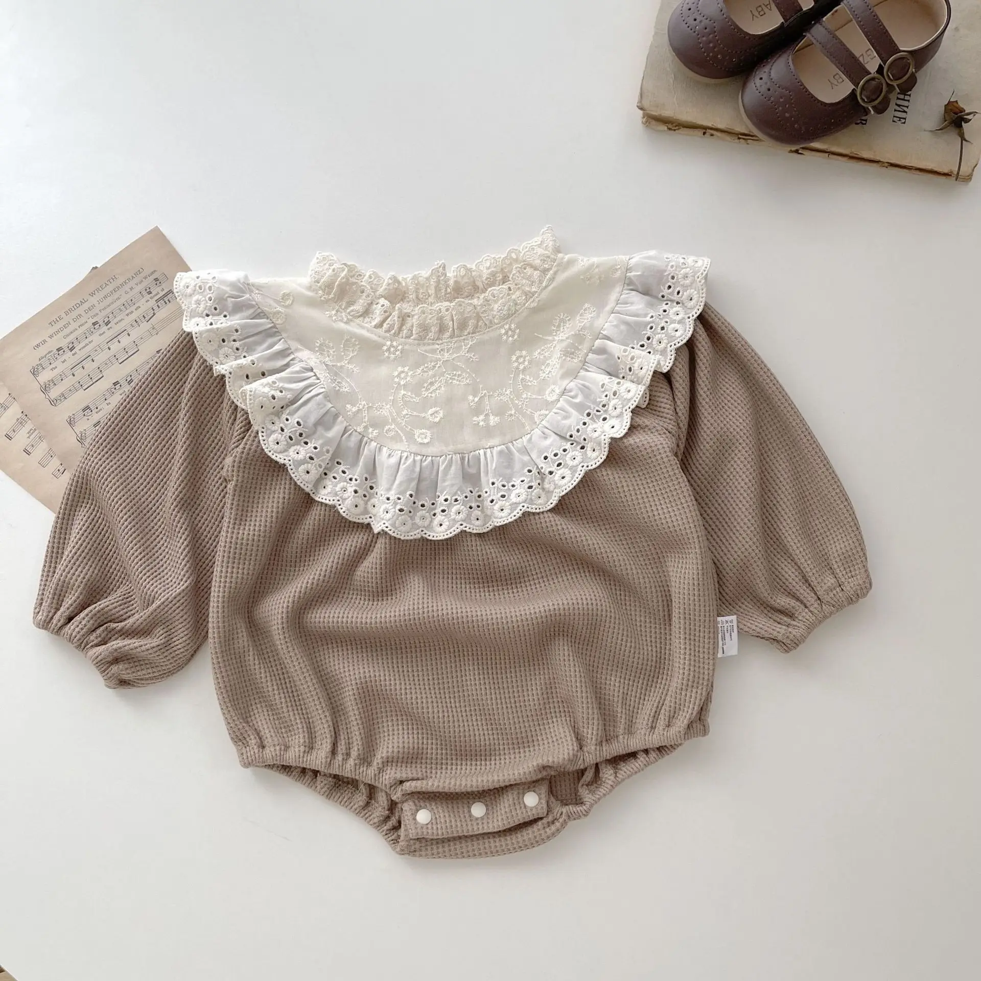 2024 Autumn New Baby Clothes Boy Girl Lace Embroidery Flower Ruffle Collar Onesie Solid Newborn Infant Waffle Splicing Bodysuit