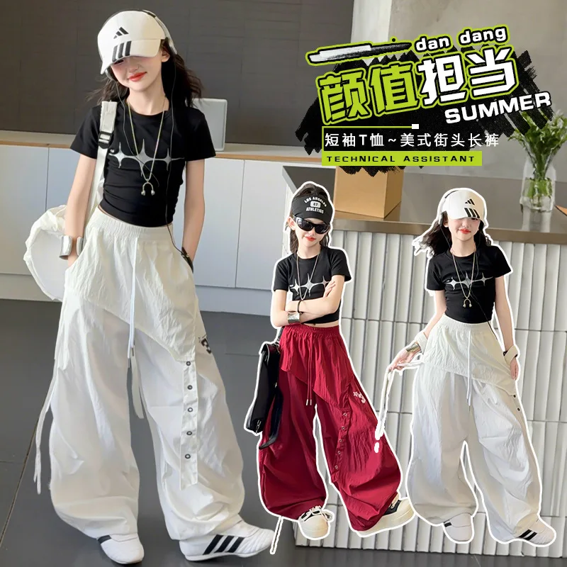 

Girls' short sleevesTT-shirt set for older children in a cool and stylish look, cargo pants, paratrooper pants, girls' summer ou