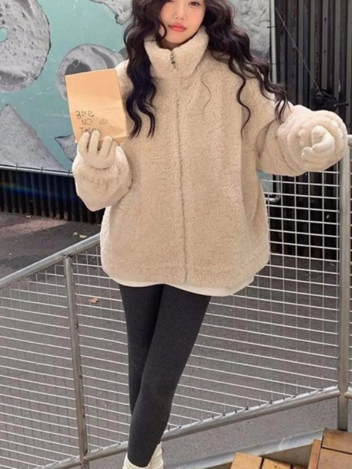 

Милая женская зимняя утепленная флисовая куртка на молнии с хлопковым наполнителем, большие размеры, женская одежда, пушистая хлопковая верхняя одежда