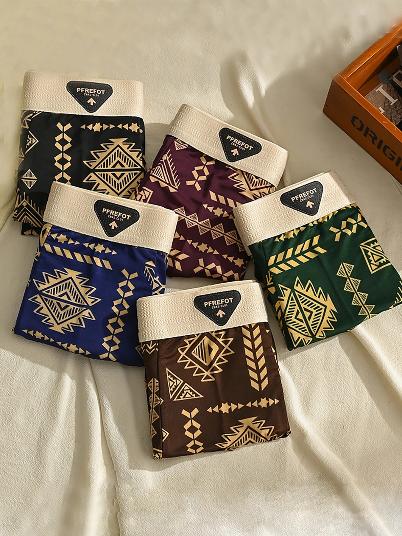 

5PCS! 5-color combination comfortable, breathable, fashionable and trendy men's briefs