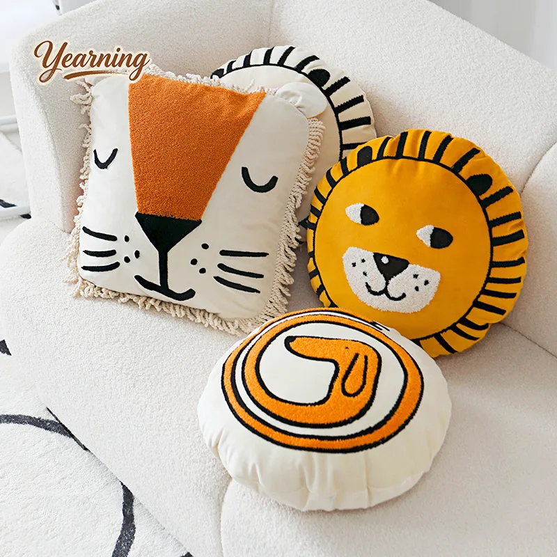 

Modern Minimalist Lion-Shaped Children's Bed Throw Pillow, Ins-Style Animal Cute Sofa Cushion