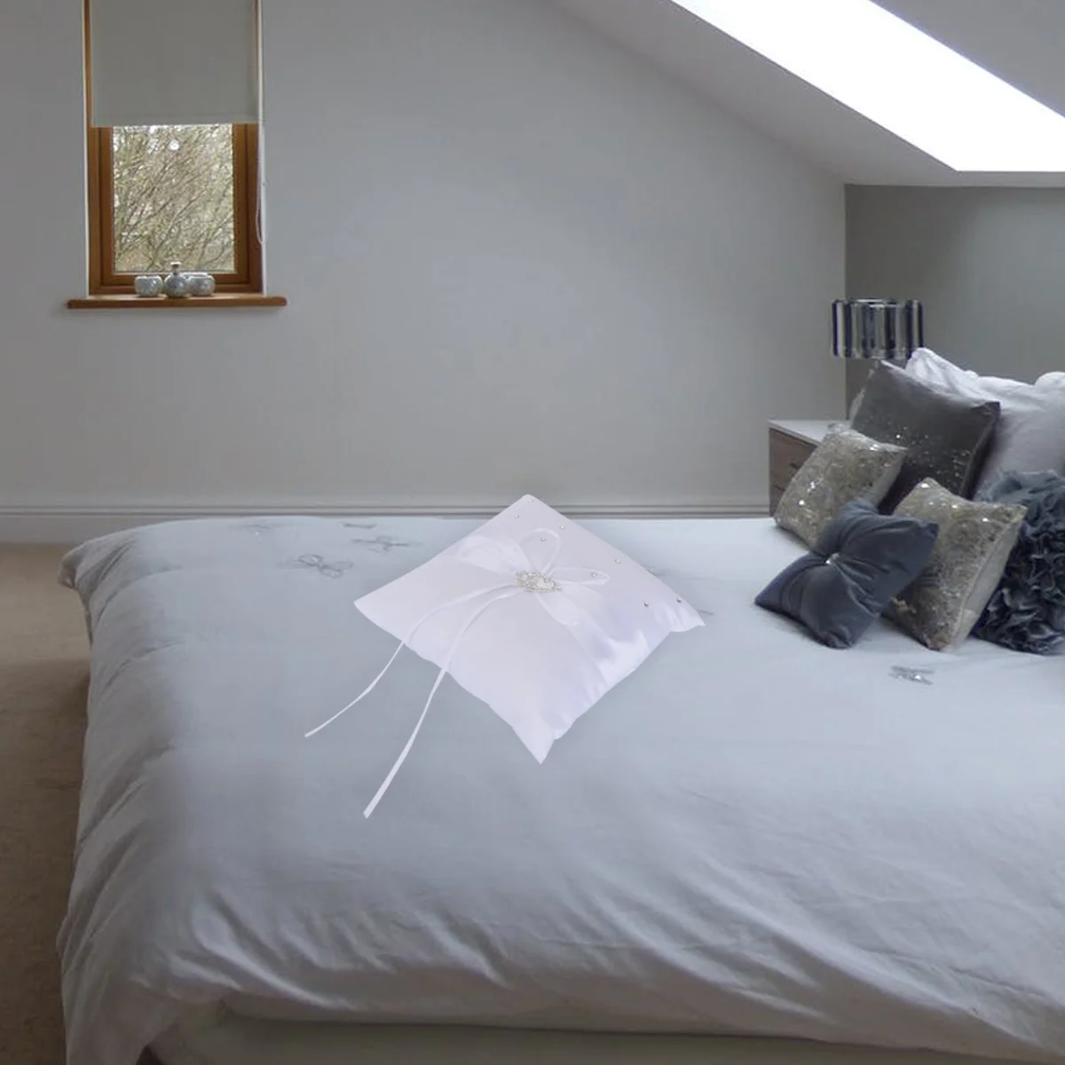 

Double Heart White Wedding Ring Pillow Cushion Satin Ribbon Rhinestone Decoration Strap Ring Bearer 20x20cm Bridal