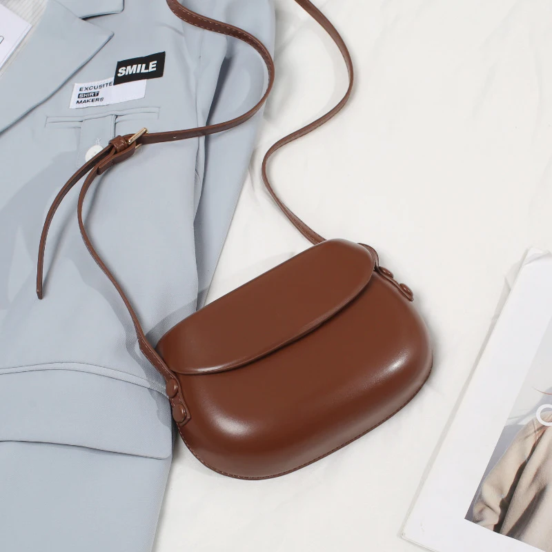 

Новая сумка-седло конфетных цветов, универсальная маленькая квадратная сумка, однотонная сумка для телефона, маленькая сумка через плечо.