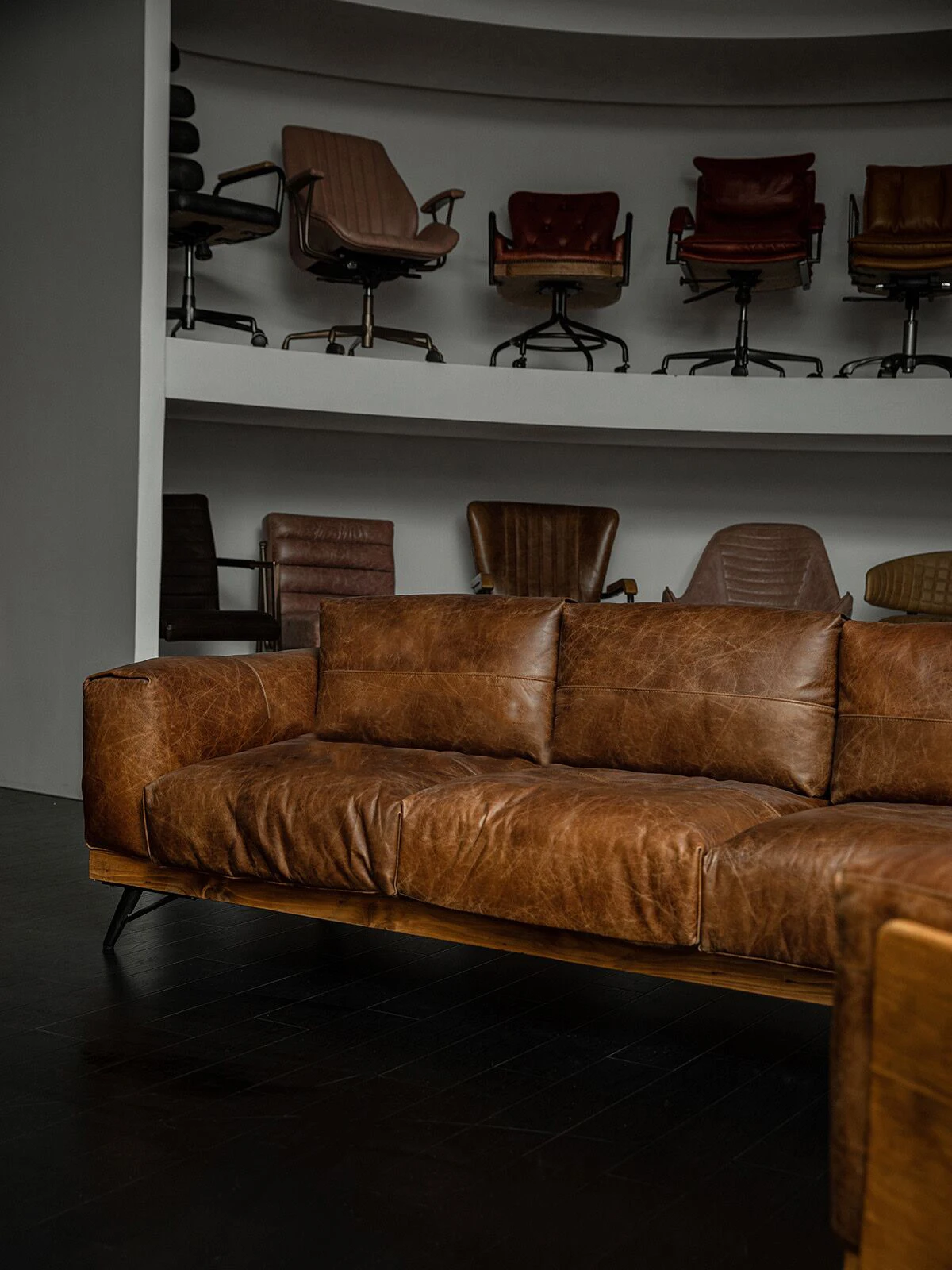 Retro Oil Wax Leather Sofa, Linha reta medieval, Mobiliário de madeira maciça criativo personalizado, Log da sala