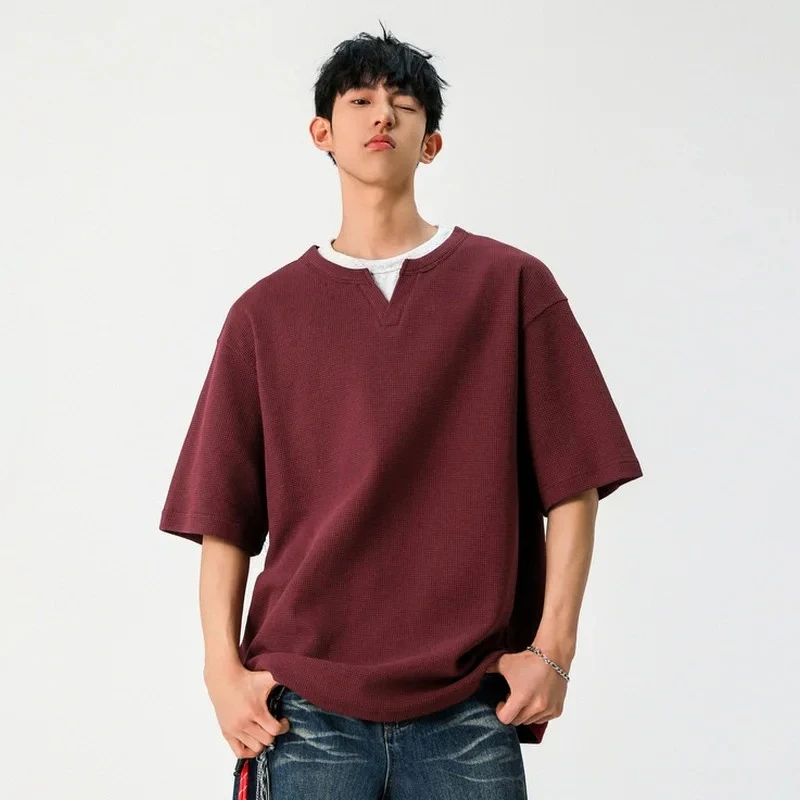 

Легкая роскошная футболка с v-образным вырезом и короткими рукавами из двух предметов, мужская летняя новая красная вафельная футболка Анкары с половиной рукавов