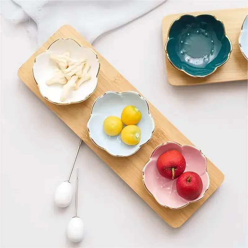 

Sakura Ceramics Dish Nordic Style Small Dish Gold Border Seasoning Plate for Sauce Ice Cream Fruit Sala Snacks Kitchen Supplies