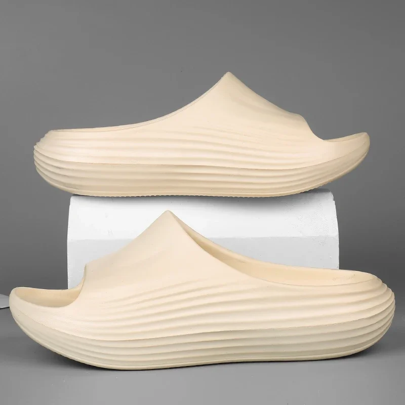 

Летние трендовые мужские тапочки, нескользящие сандалии, домашняя обувь на толстой мягкой платформе, домашние и уличные тапочки для душа, ванная комната, повседневная обувь