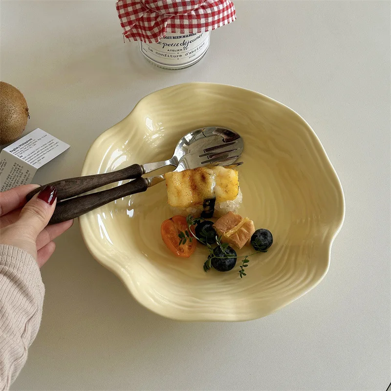 

Premium Ins Simple Ceramic Home Creative Three Dimensional Flower Plate