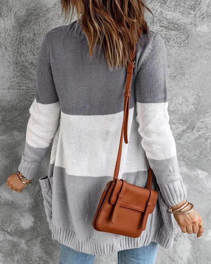 Damski uniwersalny kardigan z dzianiny z detalami w bloki kolorów i wzorem warkoczowym, wygodna odzież wierzchnia. ﻿