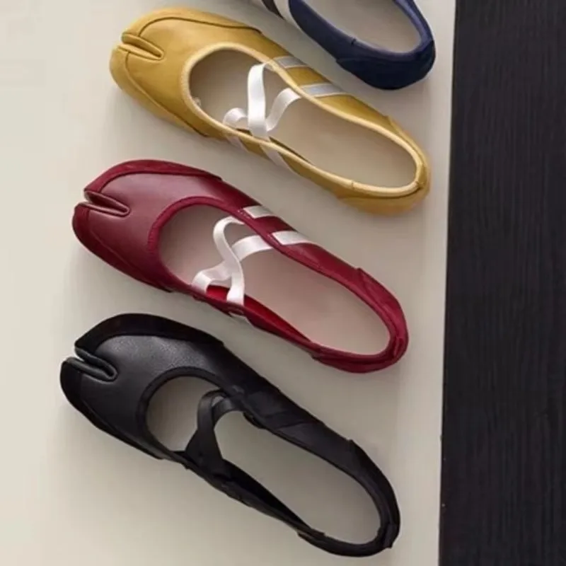 Black Silver Red Ballet Flats Trainers Women Split Toe Ballerina Tabi Walking Sneakers Fashion Women Mary Jane Shoes Footwear