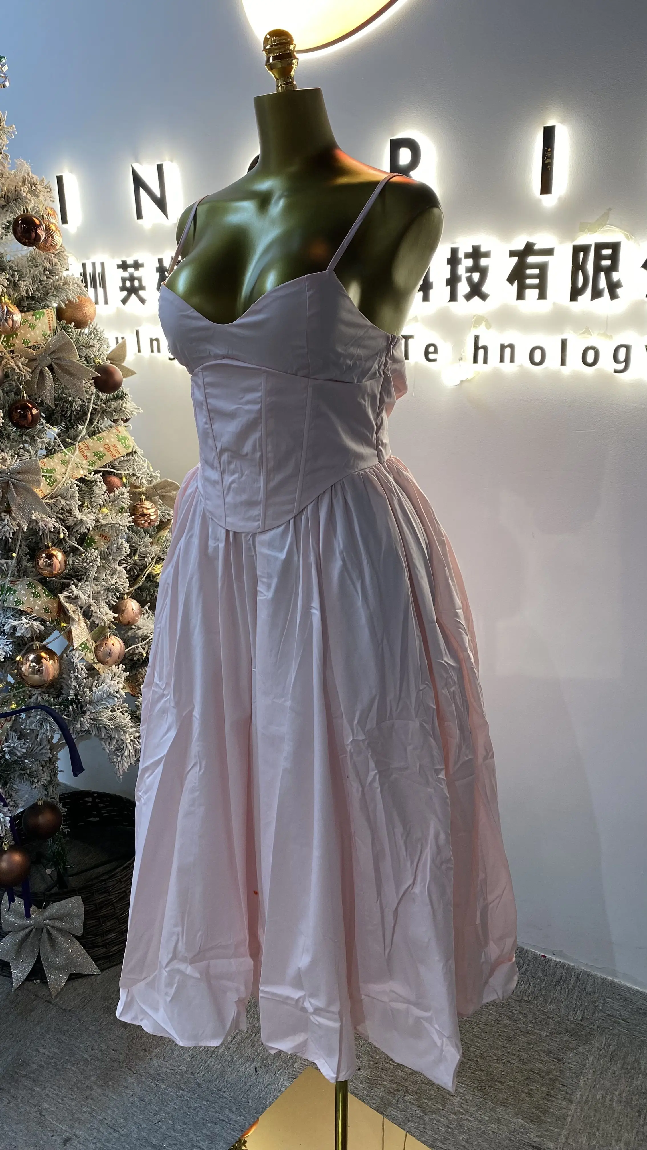 فستان كاجوال بحمالات ريترو أنيق للسيدات جديد لعام 2025-GZXX148