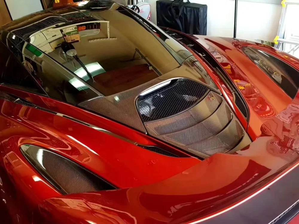 

Suitable for Upgrading the McLaren 720S to a Dry Carbon Fiber Rear Engine Hood Body Kit