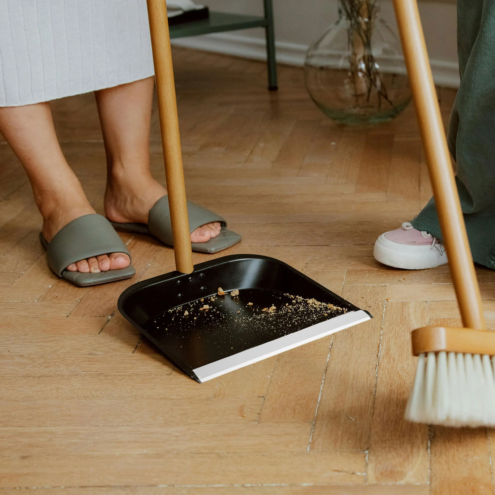 

2pcs Plastic Lip For Dustpan Replacement Edge Strip Repair Tool Insert Scrubbing Design Home Cleaning Supplies