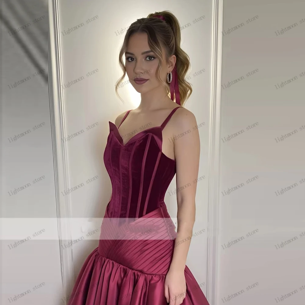 Proste sukienki wieczorowe Nowoczesne sukienki na studniówkę Bez ramiączek Bez pleców Suknie na formalne przyjęcia Urocze Vestidos De Gala Szyte na miarę 2026