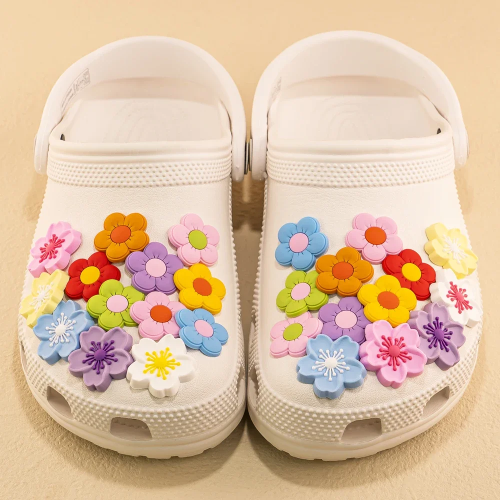 1/30pcs Flower Shoe Charms for Women Girls Sandals Accessories Sakura Daisy Shoe Decorations Pins for Gift Sandal Buckles Gifts