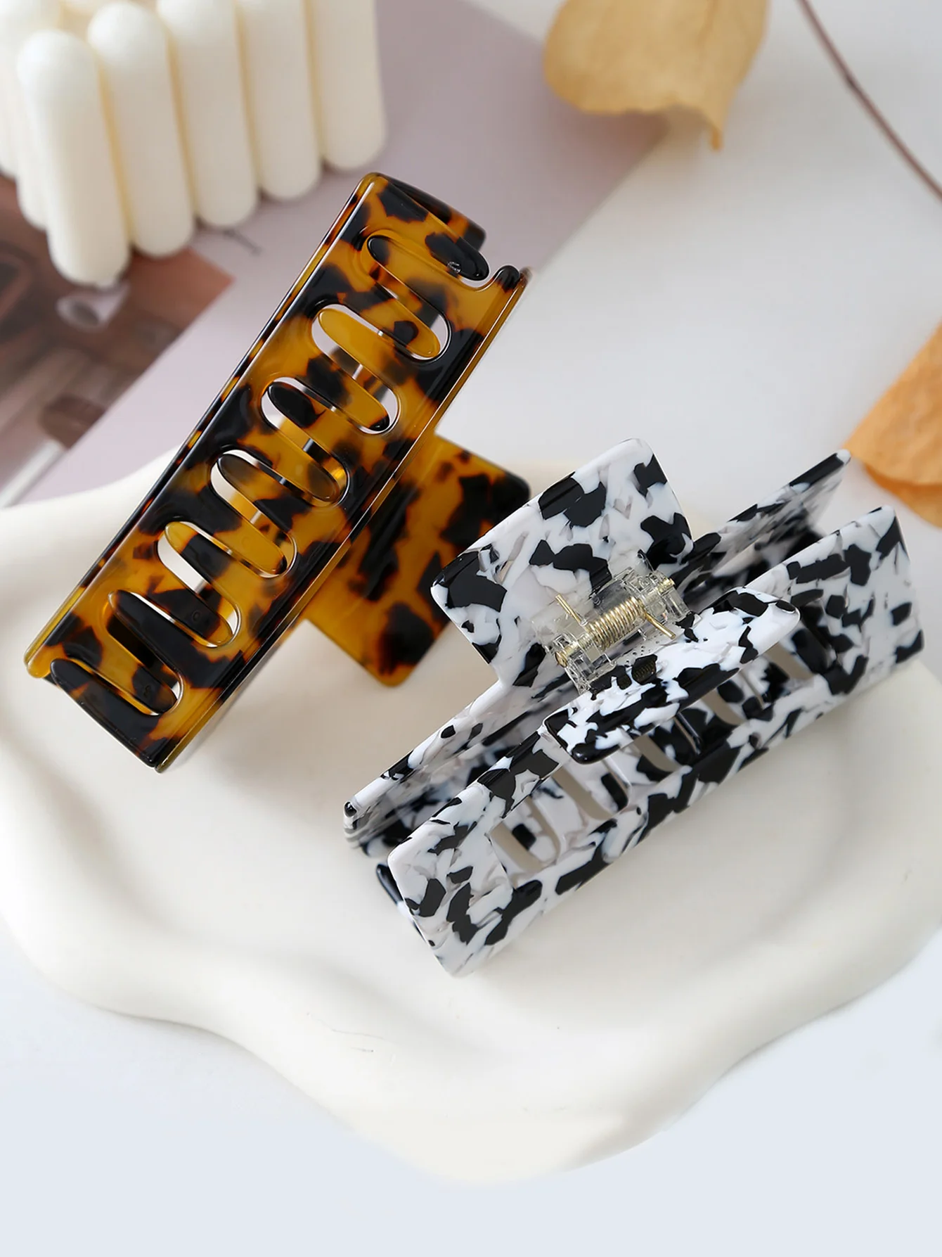 Рисунок 3 - белый и коричневый