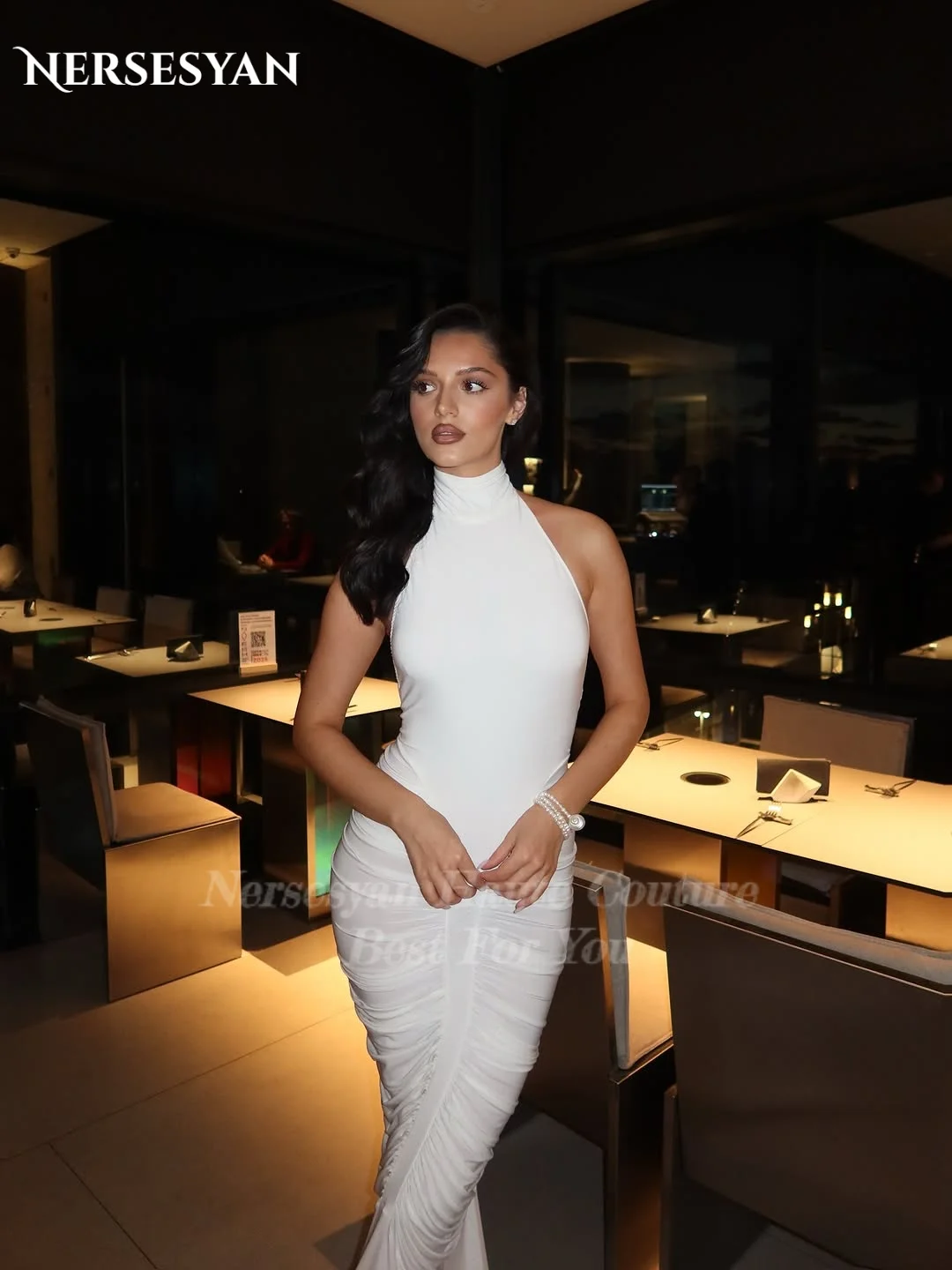 Nersesyan robes de soirée sirène de luxe épaules dénudées robe formelle en satin plissé robes de soirée moulantes плаokubе ж Norsajiе personnalisé