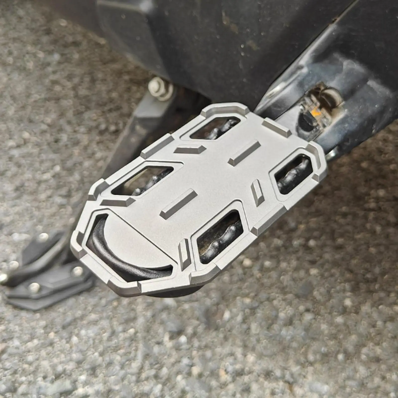 

Устойчивые алюминиевые подножки для мотоцикла с противоскользящими накладками, подставки для ног для Zontes 368G, безопасная езда по бездорожью