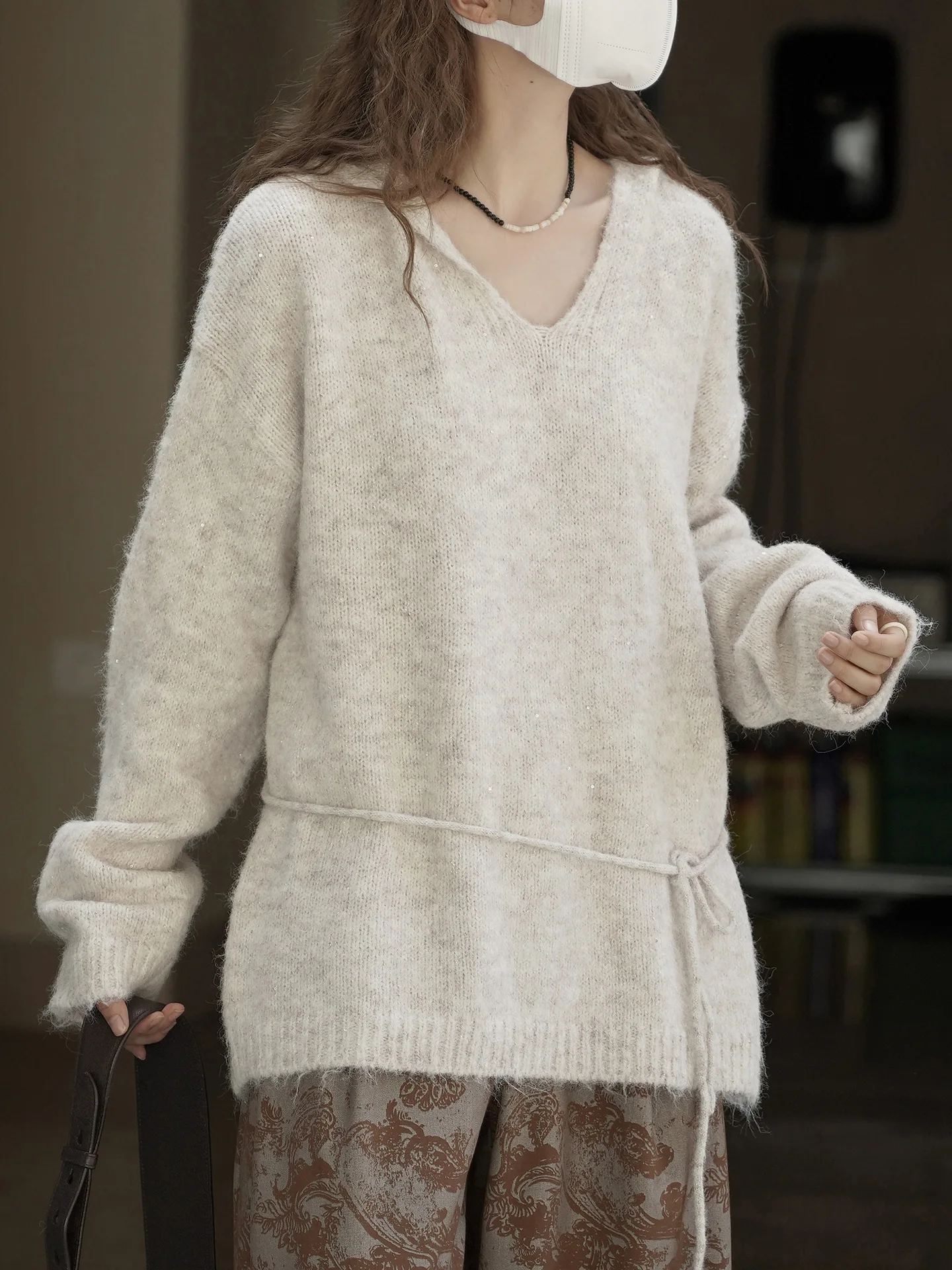 Nueva versión coreana de invierno, suéter de lana con capucha en la cintura con lazo, top informal con cuello en V para mujer