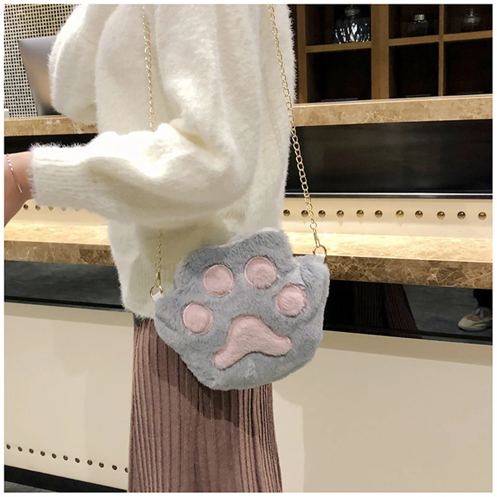 ISKYBOB Women's Cute Bear Paw Shoulder Bag Winter Fashion Casual Soft Plush Round Chain Bag Handbags Female Fluffy Crossbody Bag