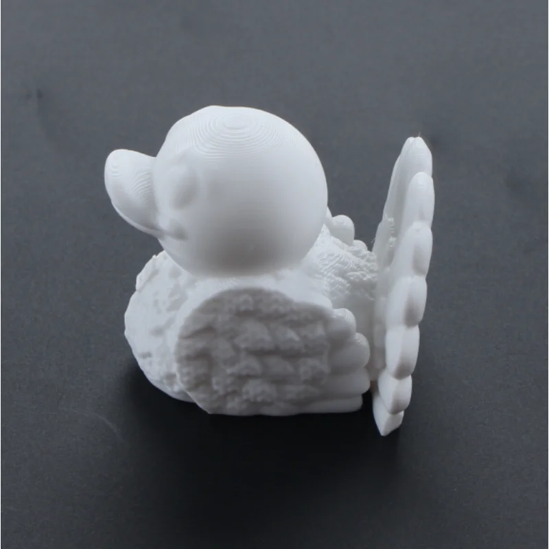 Un higo de pato blanco de pavo, adecuado para la decoración del hogar o para entusiastas del bricolaje, se puede colorear