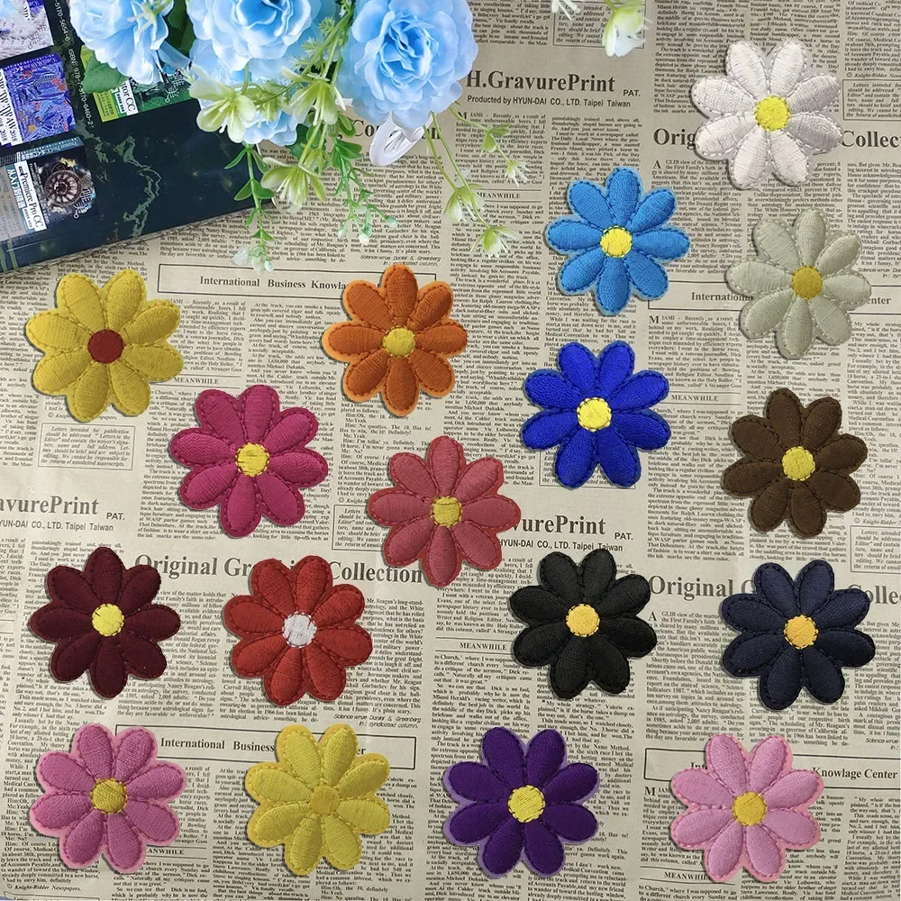 Single sale 1 pcs Gold thread embroidery flowers can be sewn patch hot melt adhesive ironing decorative clothing patch