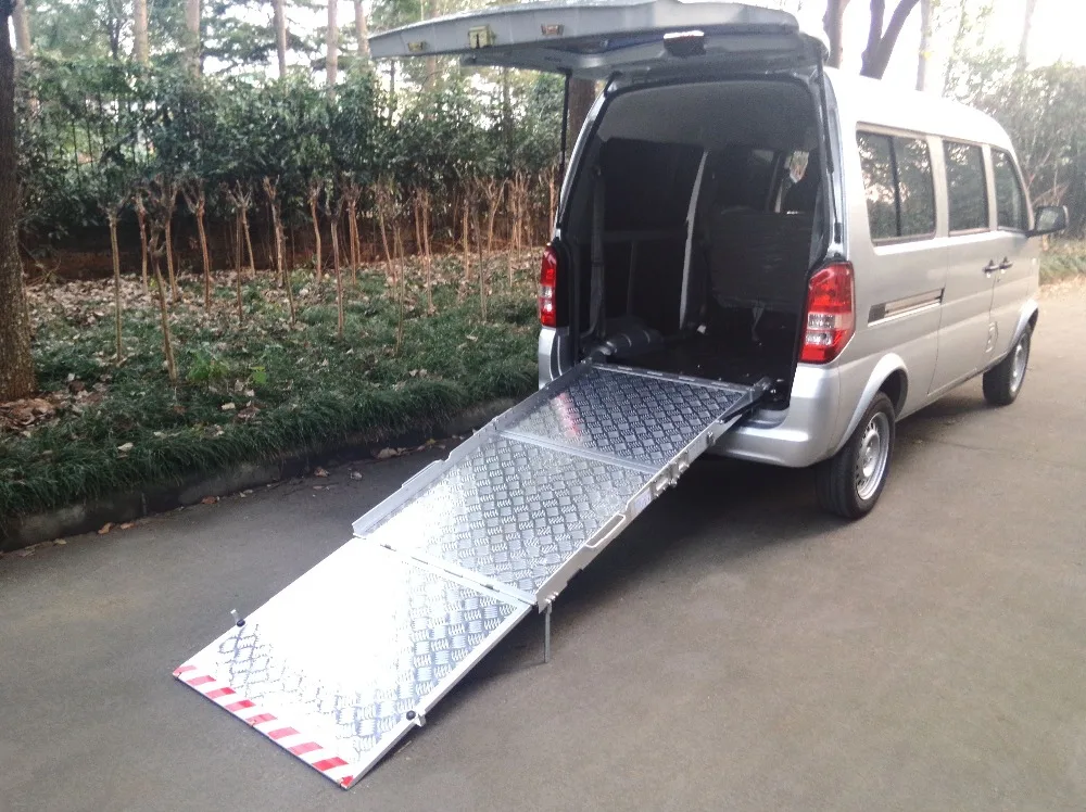 Disabled People Aluminum Manual Car Wheelchair Ramp For Van Foldable Handicap Accessible Lift Ramp Anti-Slip Ce Certificate