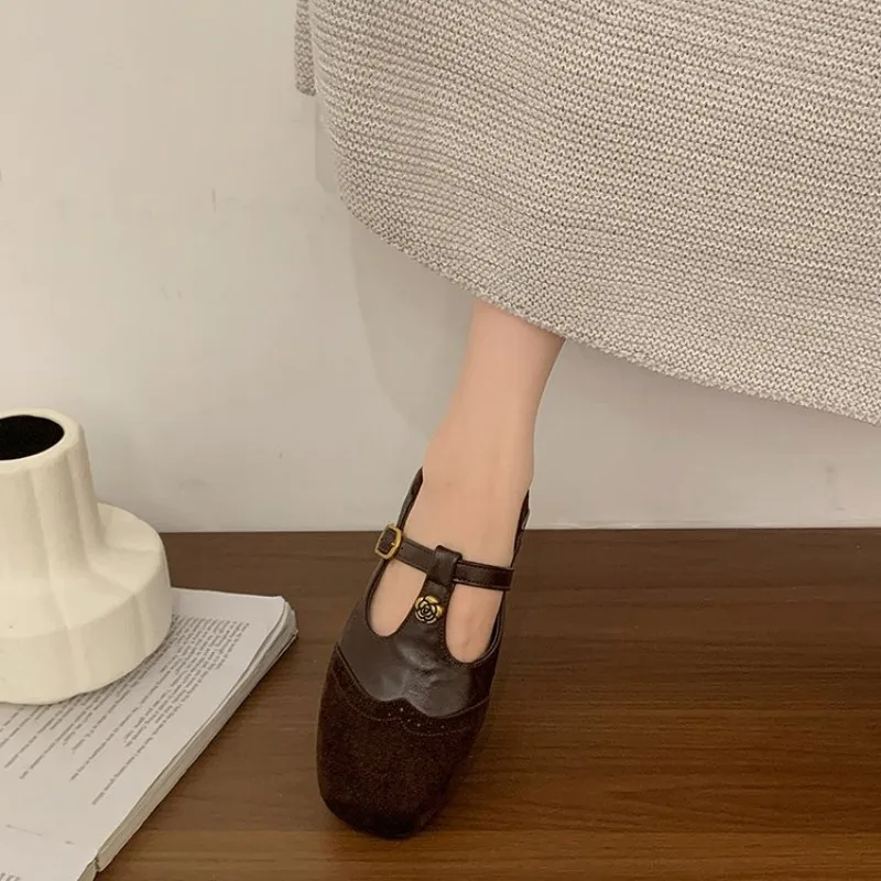 Fall French vintage magnolia T-type metal buckle strap flats withsoft cushioned soles and flat heels,suitable for business style
