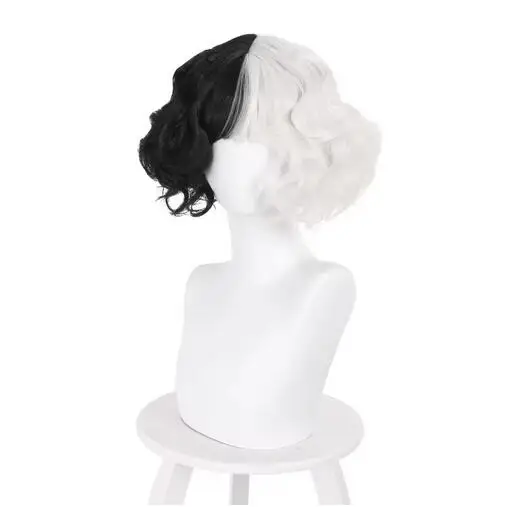 Nuovo film Crudelia parrucche metà nero metà latte bianco corto riccio capelli resistenti al calore Crudelia de Vil parrucca cosplay + cappuccio parrucca